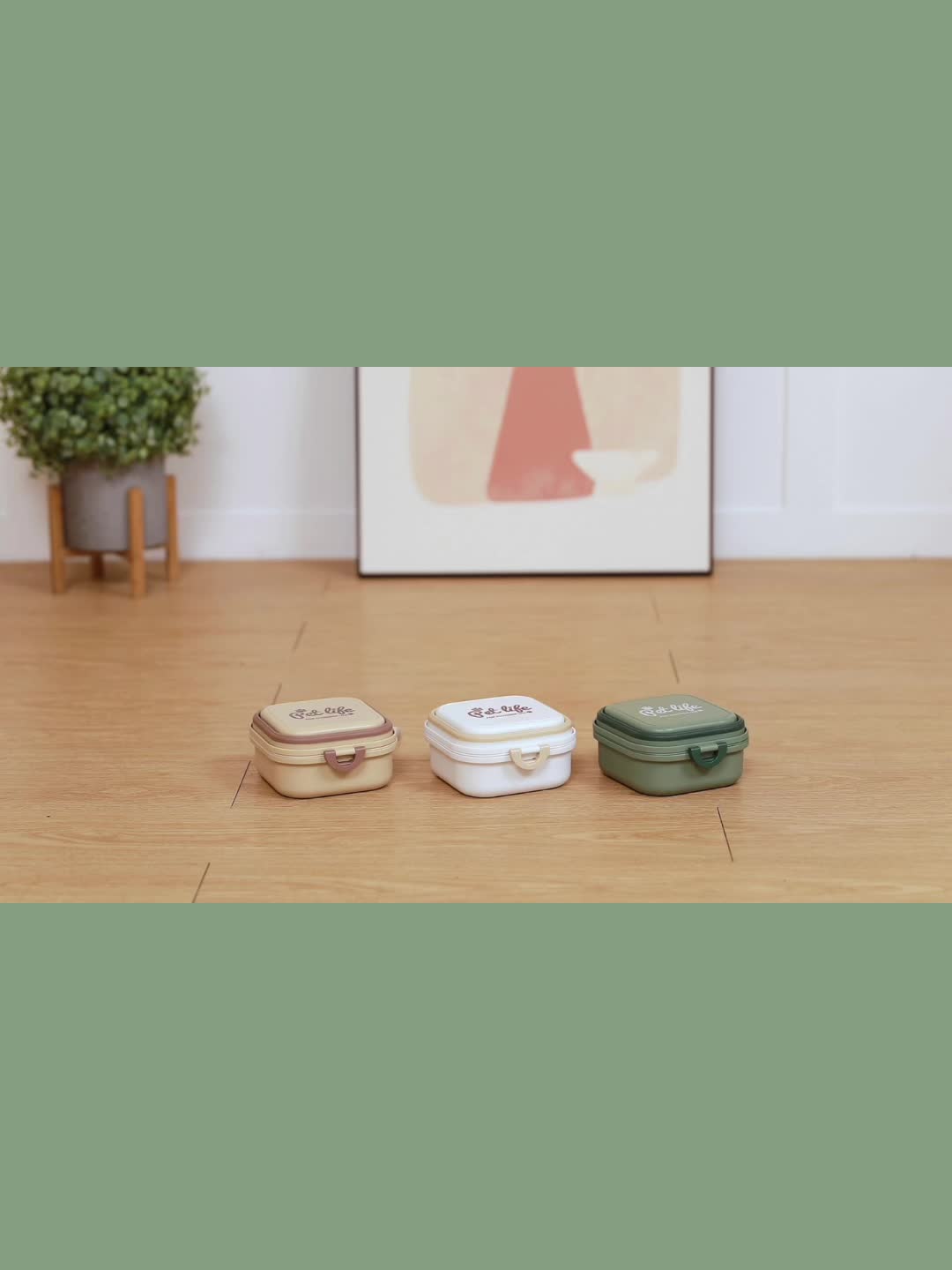 Mini Portable Dog Water Bowl – 2-in-1 Travel Pet Food & Water Feeder with Lid