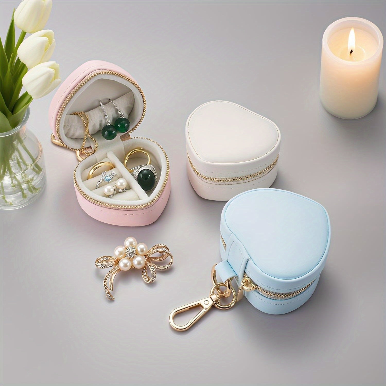 Heart‑Shaped Mini Jewellery Box Keychain – Luxury Portable PU Organizer for Rings & Earrings